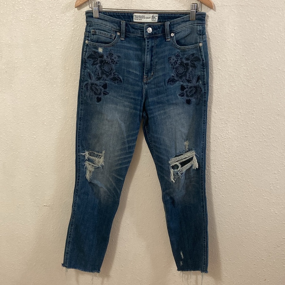 Abercrombie & Fitch Women’s Girlfriend High Rise Jeans 6R W28 L27 Embroidered